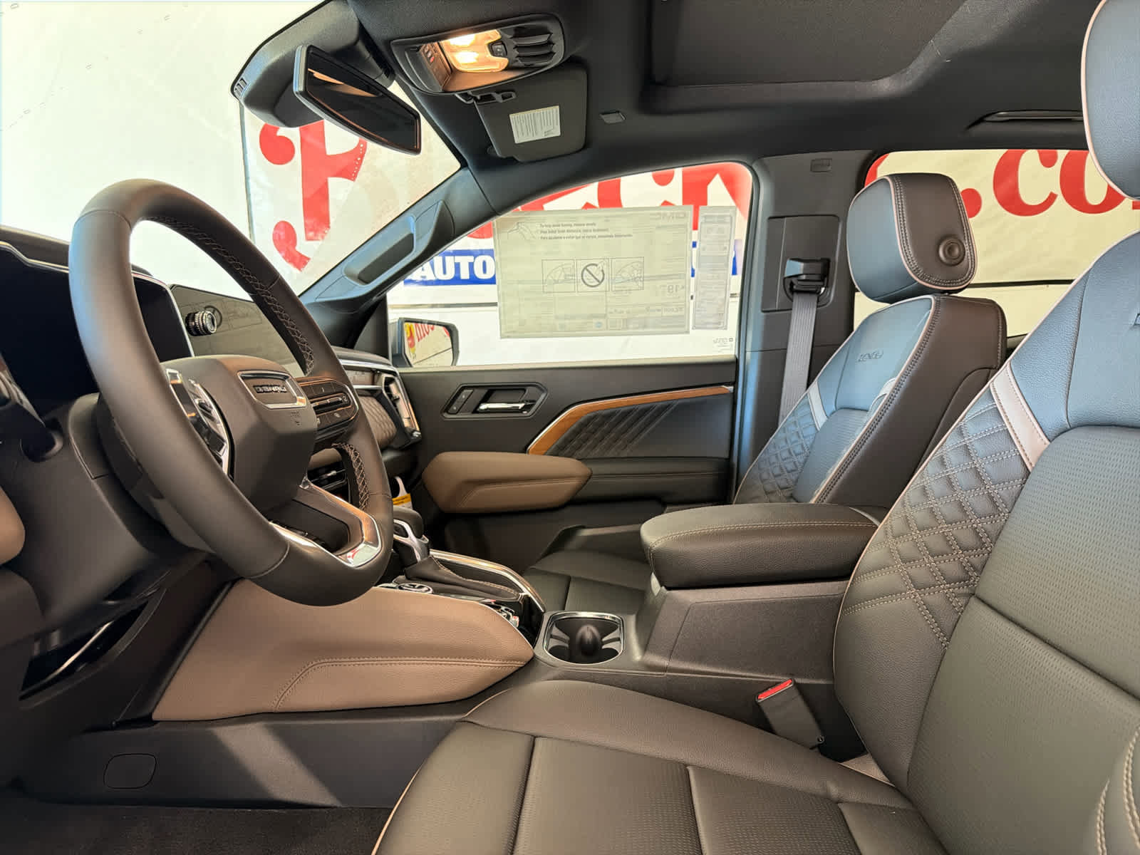 New 2026 GMC Canyon Denali image 14