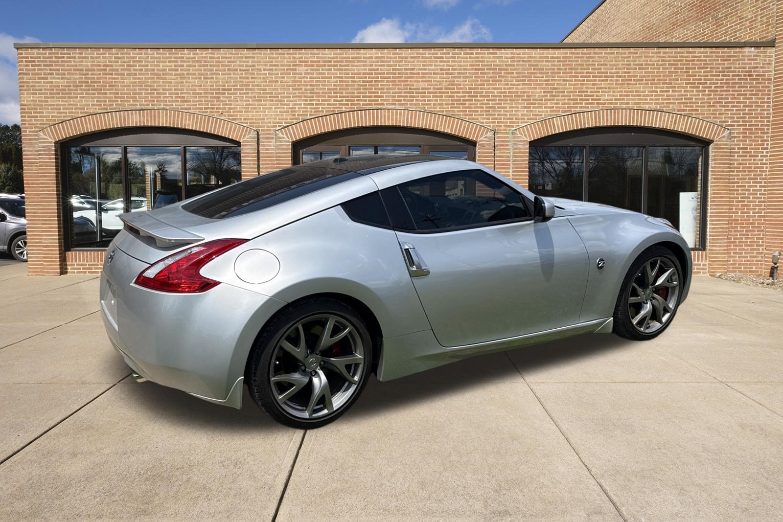 Used 2014 Nissan 370Z Touring w/ Sport Package RWD video 3
