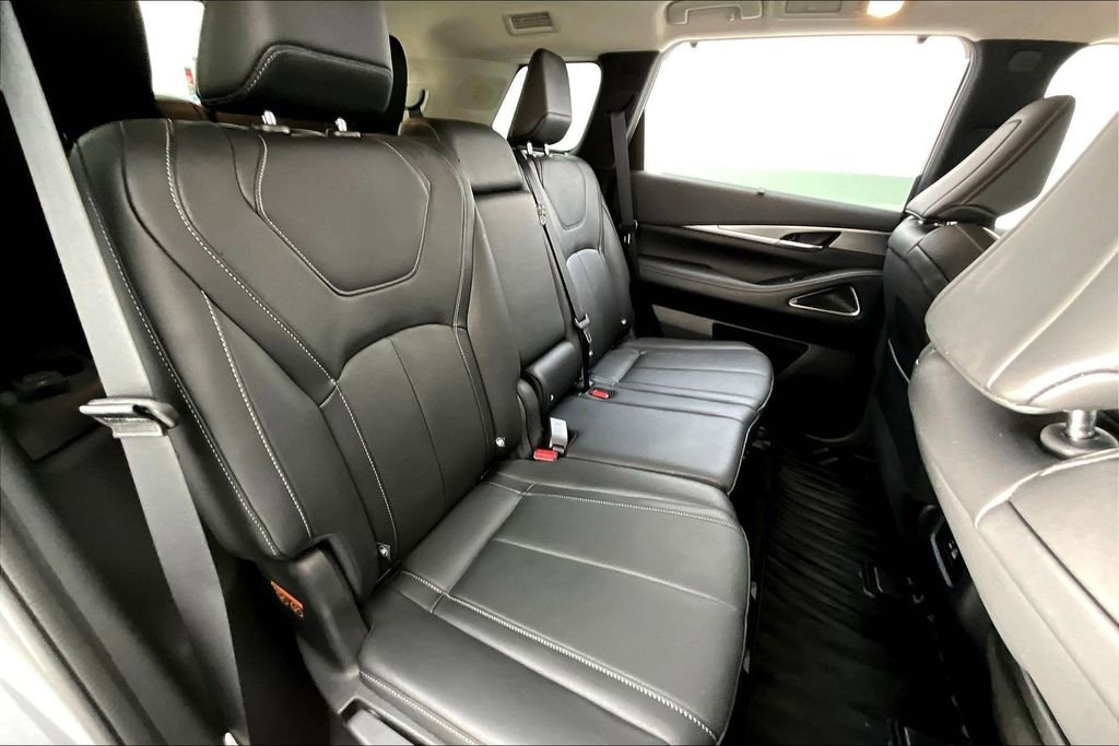 Certified 2025 INFINITI QX60 Luxe image 35