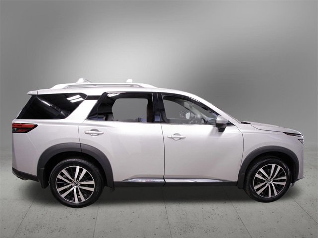 Used 2023 Nissan Pathfinder Platinum image 8