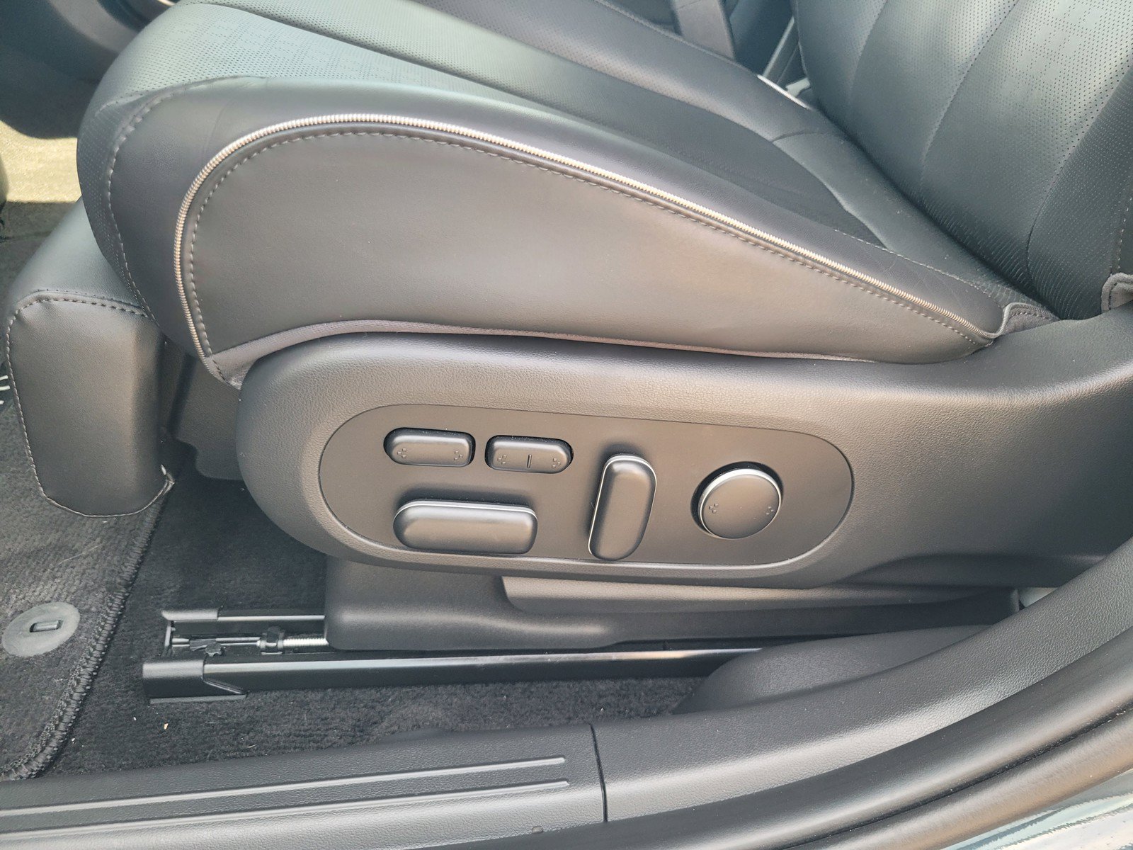 Used 2023 Hyundai Ioniq 5 Limited AWD/4WD image 10