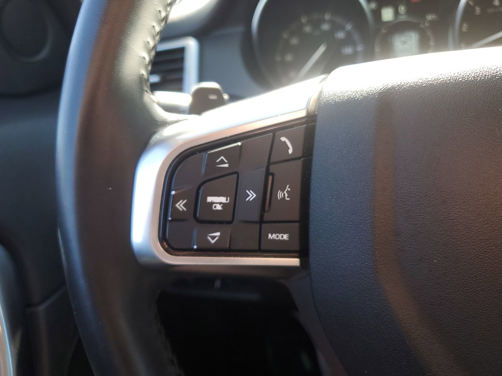 Used 2018 Land Rover Discovery Sport HSE AWD/4WD image 22