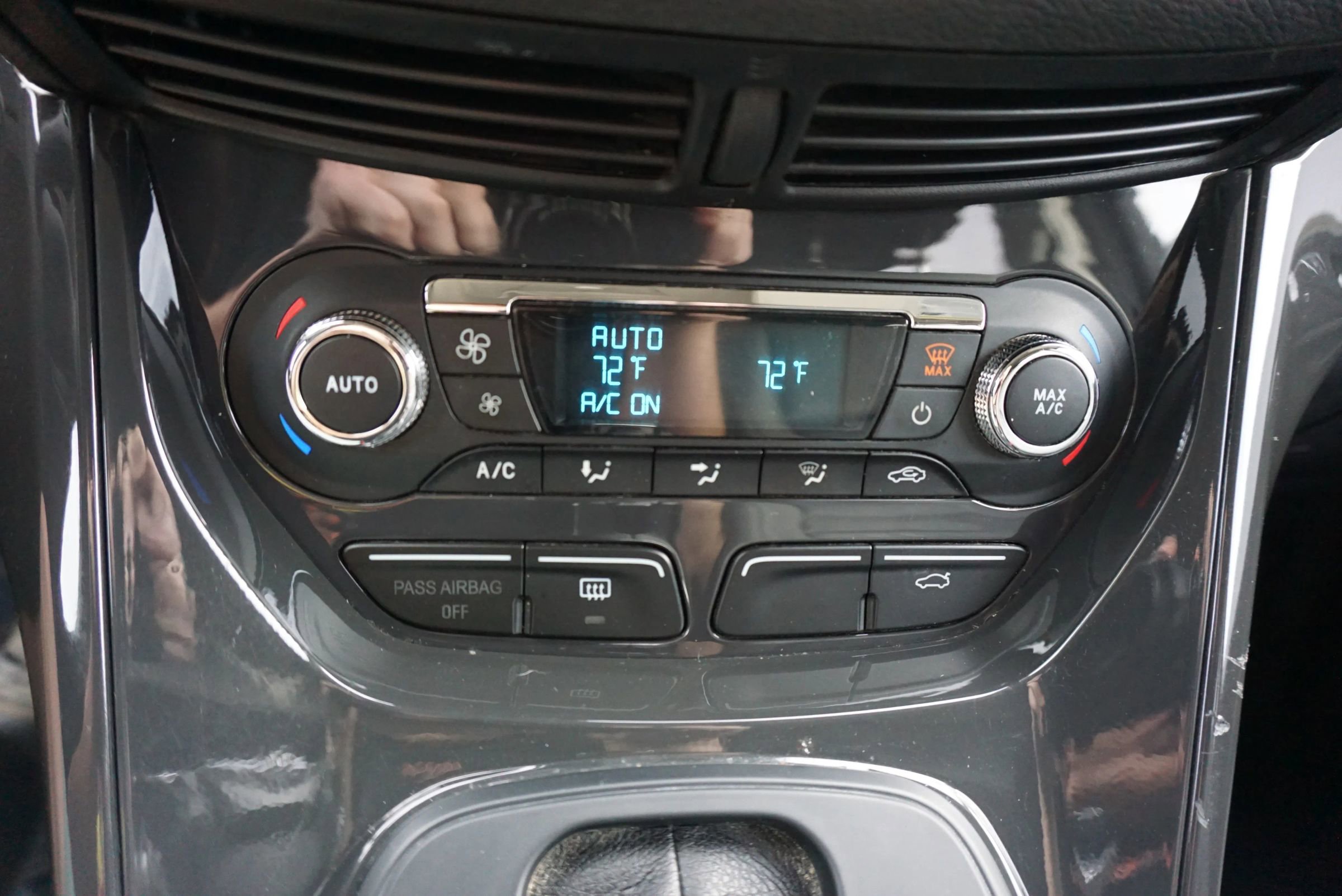 Used 2014 Ford Escape Titanium image 10