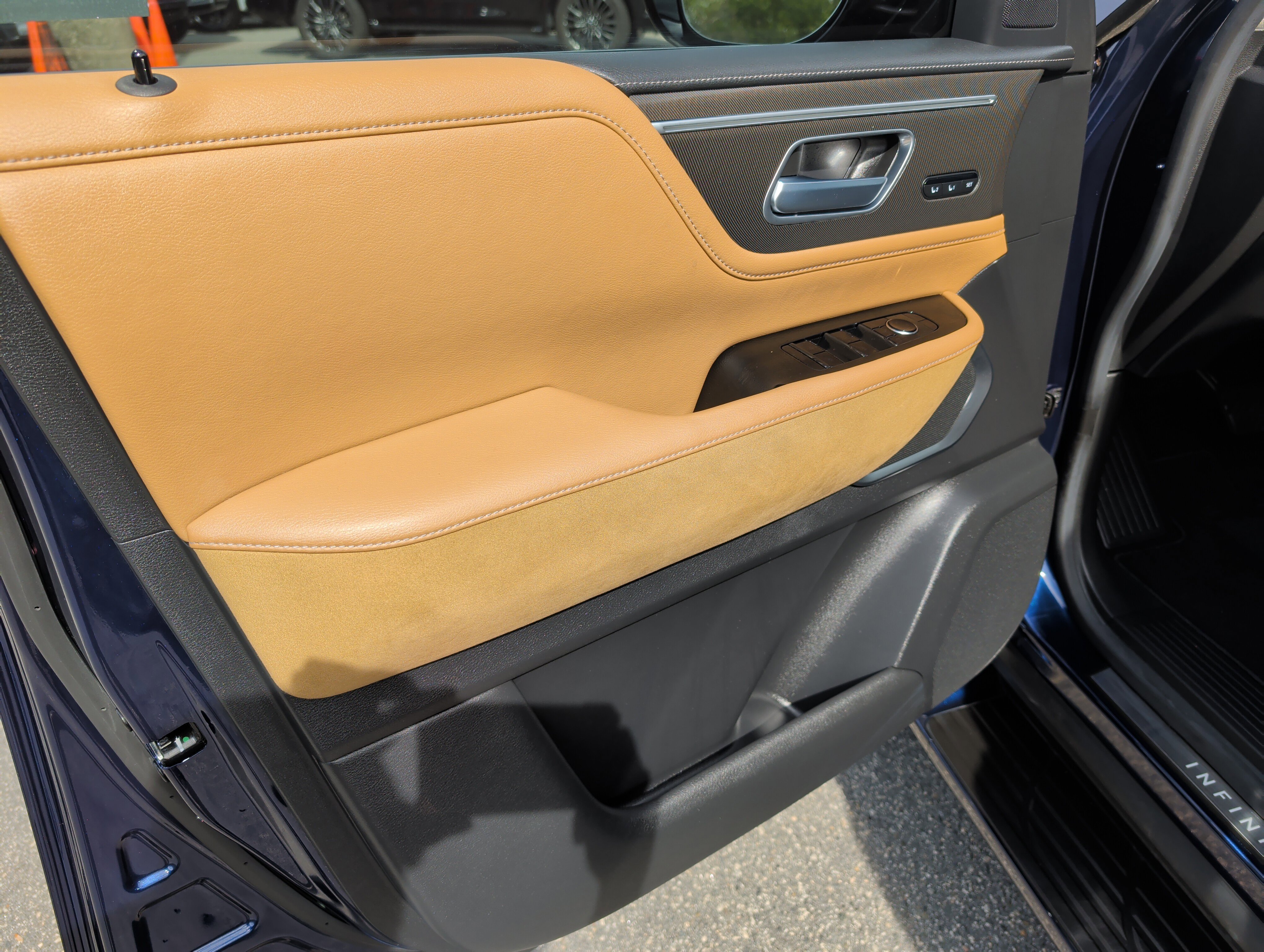 Used 2025 INFINITI QX80 Luxe image 16