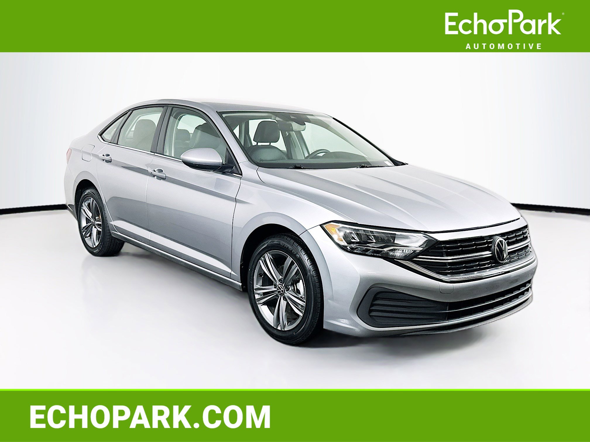 Used 2024 Volkswagen Jetta SE image 1