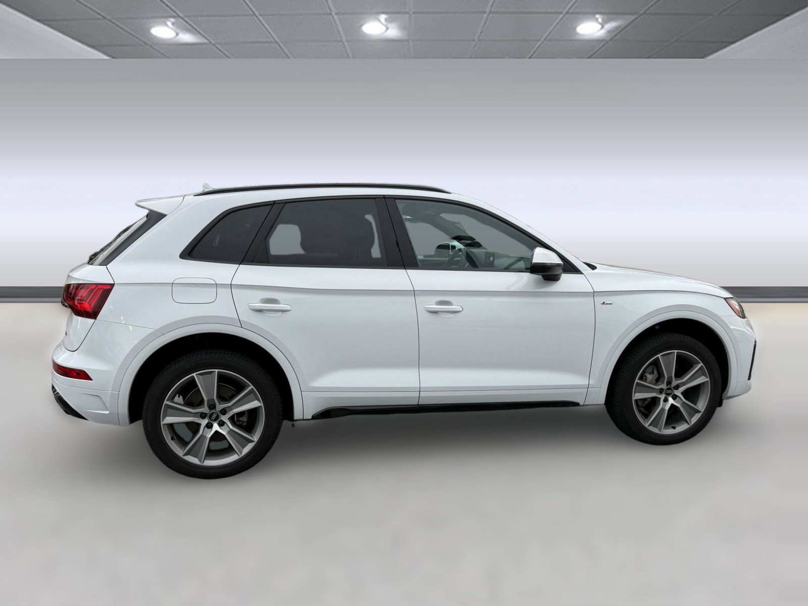 Certified 2025 Audi Q5 2.0T Premium w/ Convenience Plus Package image 8