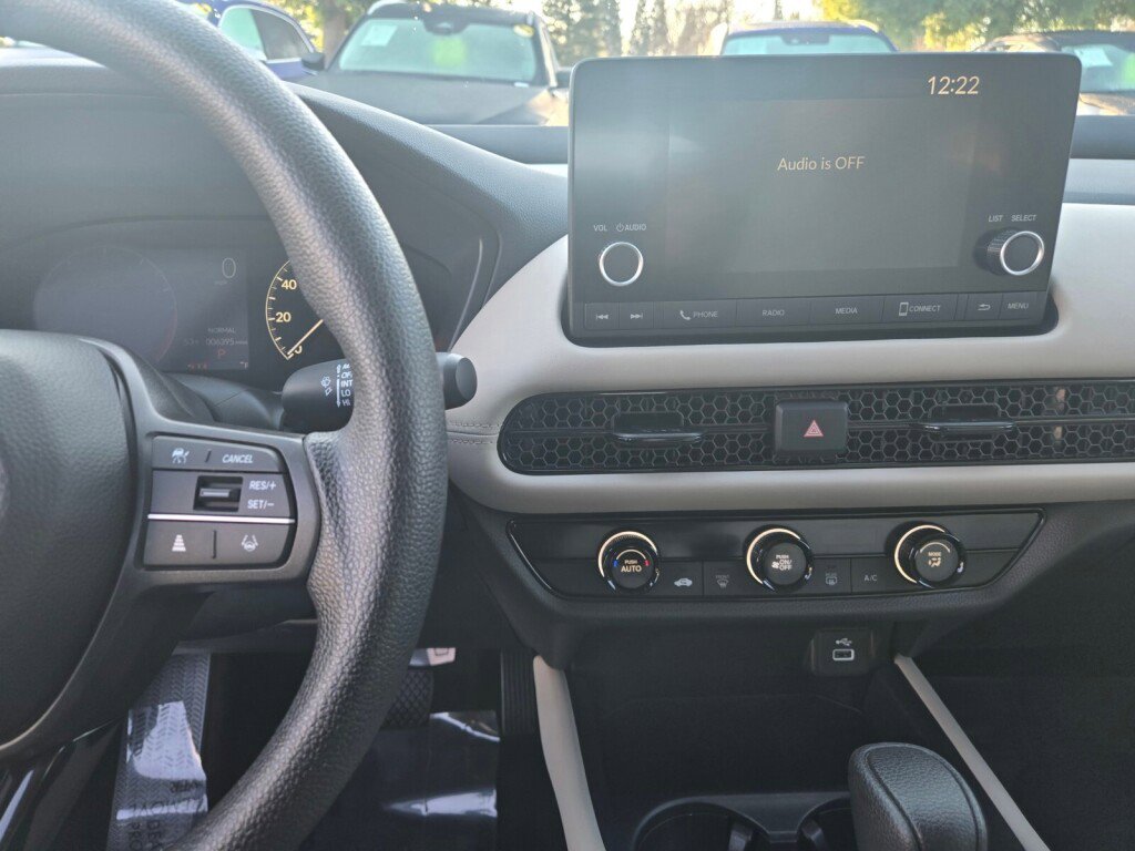 Certified 2025 Honda HR-V LX image 14