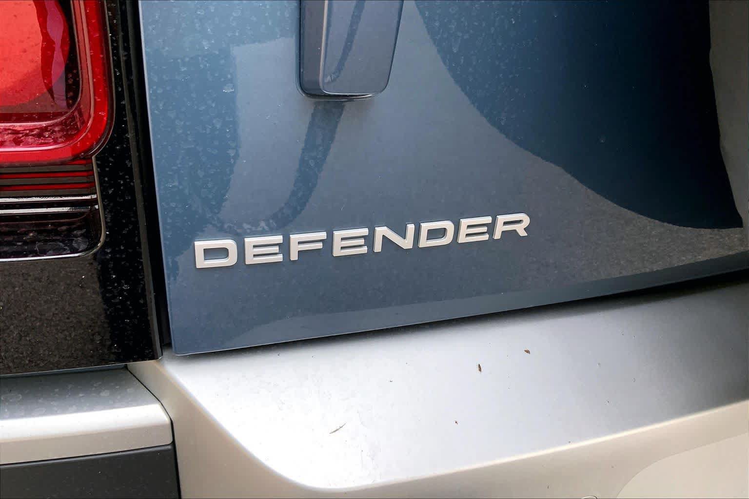 Used 2025 Land Rover Defender 110 S AWD/4WD image 29