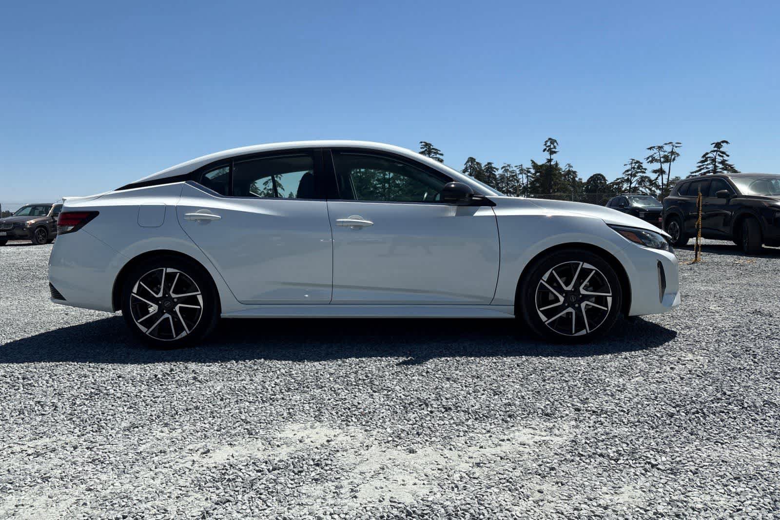 Certified 2025 Nissan Sentra SR w/ SR Premium Package FWD image 9
