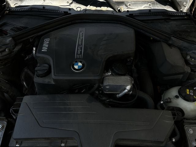 Used 2017 BMW 320i Sedan RWD image 32