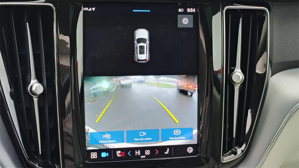 Certified 2023 Volvo XC60 B5 Core w/ Climate Package image 20