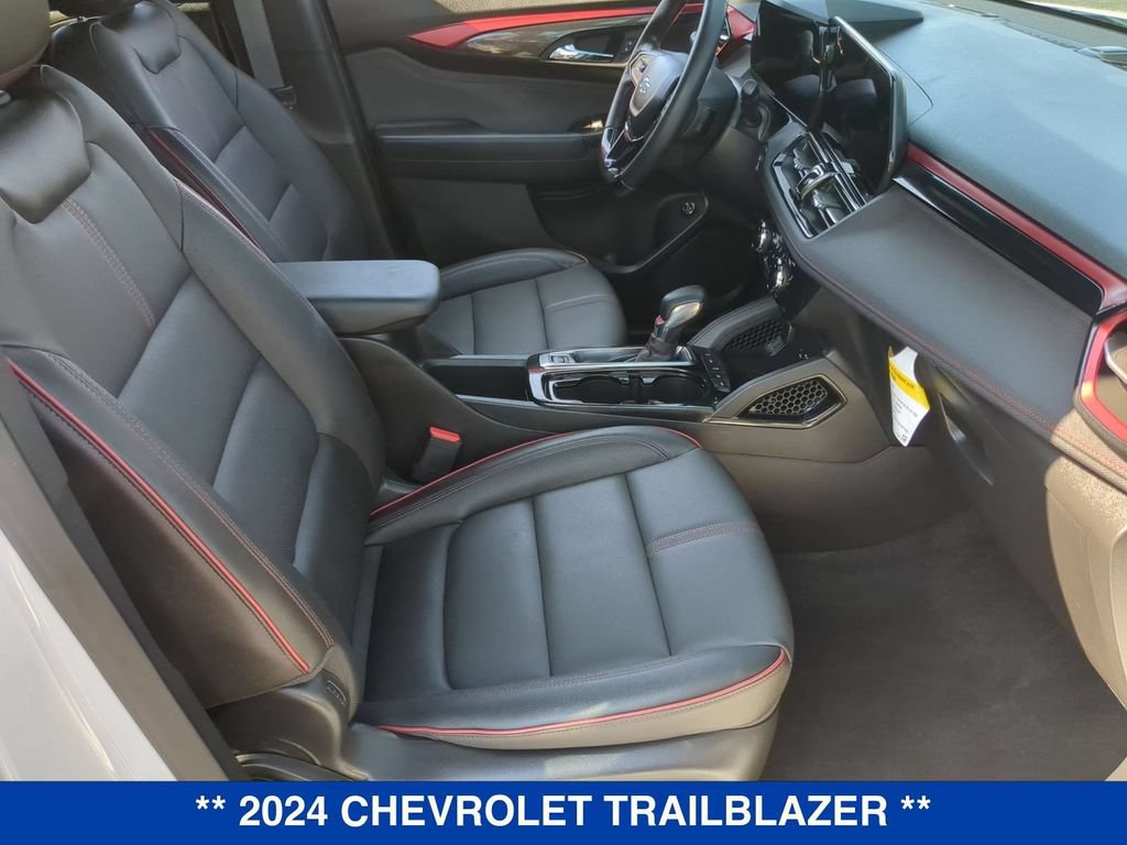 Used 2024 Chevrolet TrailBlazer RS w/ Convenience Package AWD/4WD image 20