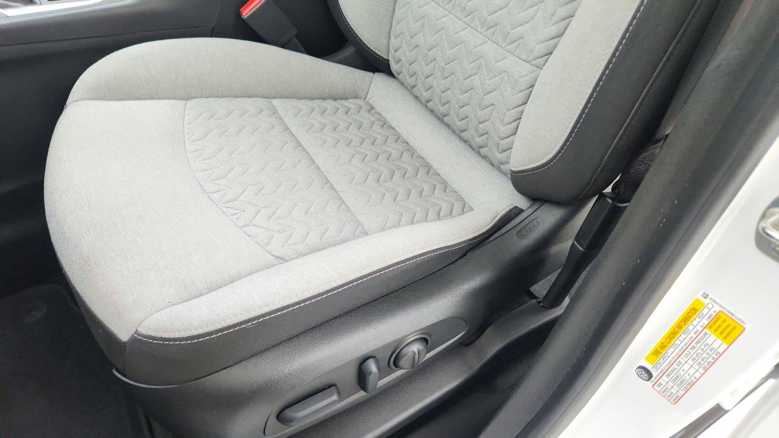 Used 2022 Chevrolet Equinox LT FWD image 17