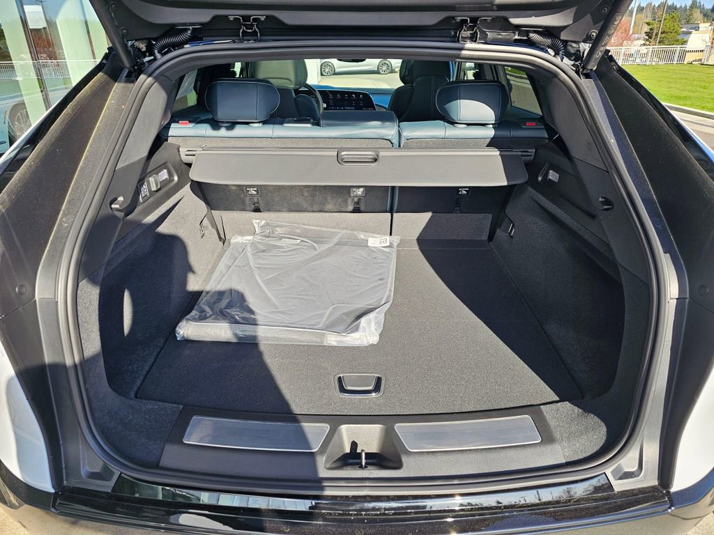 New 2026 Cadillac Lyriq Signature Sport w/ Nappa Leather Package image 13