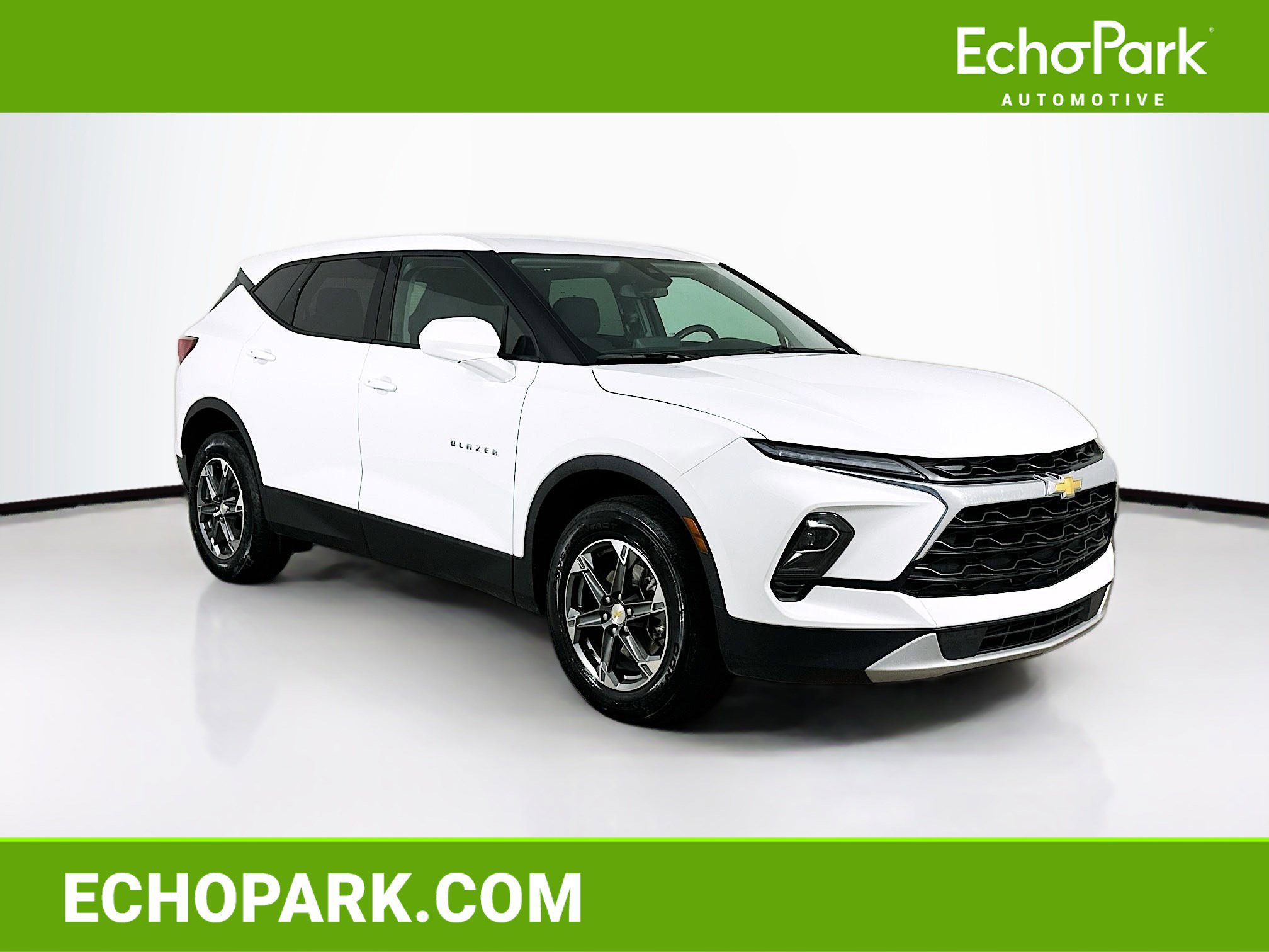 Used 2025 Chevrolet Blazer LT FWD image 1