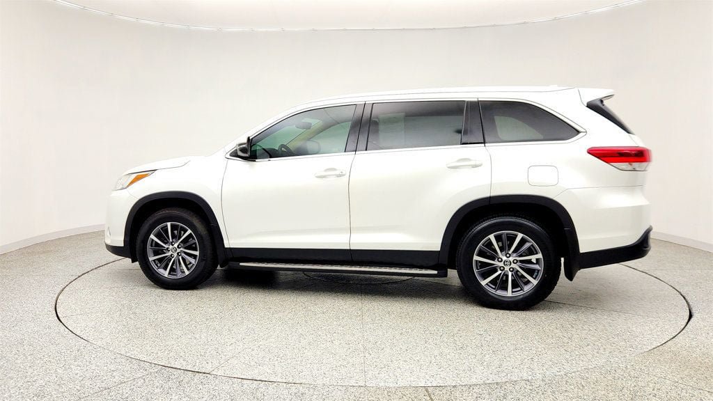 Used 2019 Toyota Highlander XLE AWD/4WD image 8