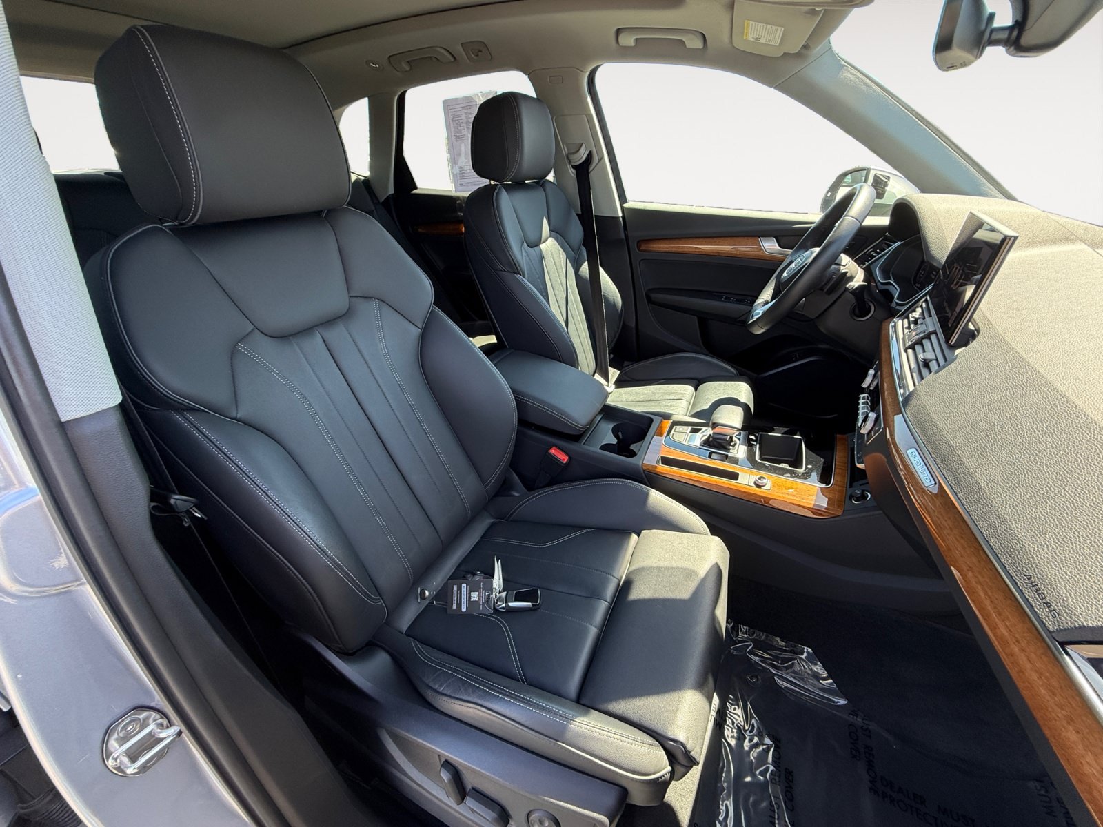 Used 2023 Audi Q5 e Premium w/ Convenience Package AWD/4WD image 19