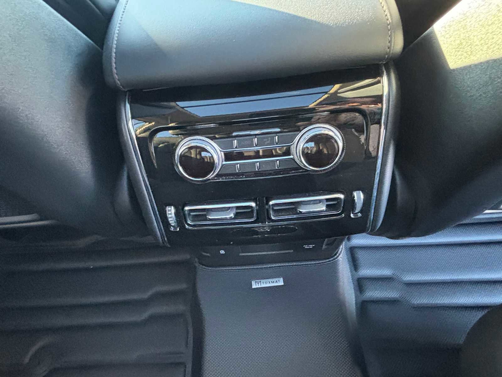 Used 2023 Lincoln Aviator AWD w/ Premium Package image 18
