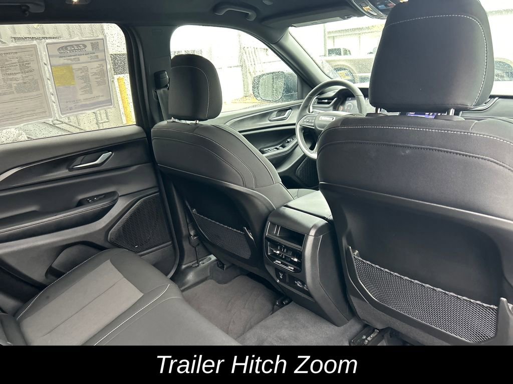 Used 2024 Jeep Grand Cherokee Laredo w/ Luxury Tech Group I AWD/4WD image 30