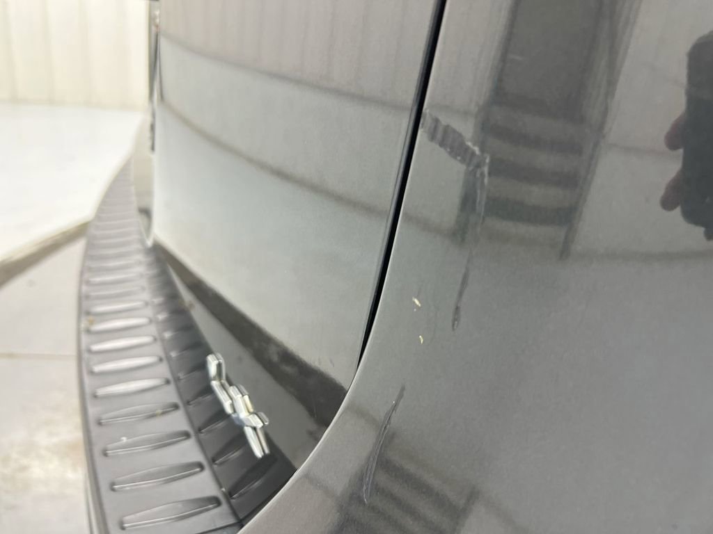 Used 2016 Kia Sedona LX w/ LX Convenience Package image 26