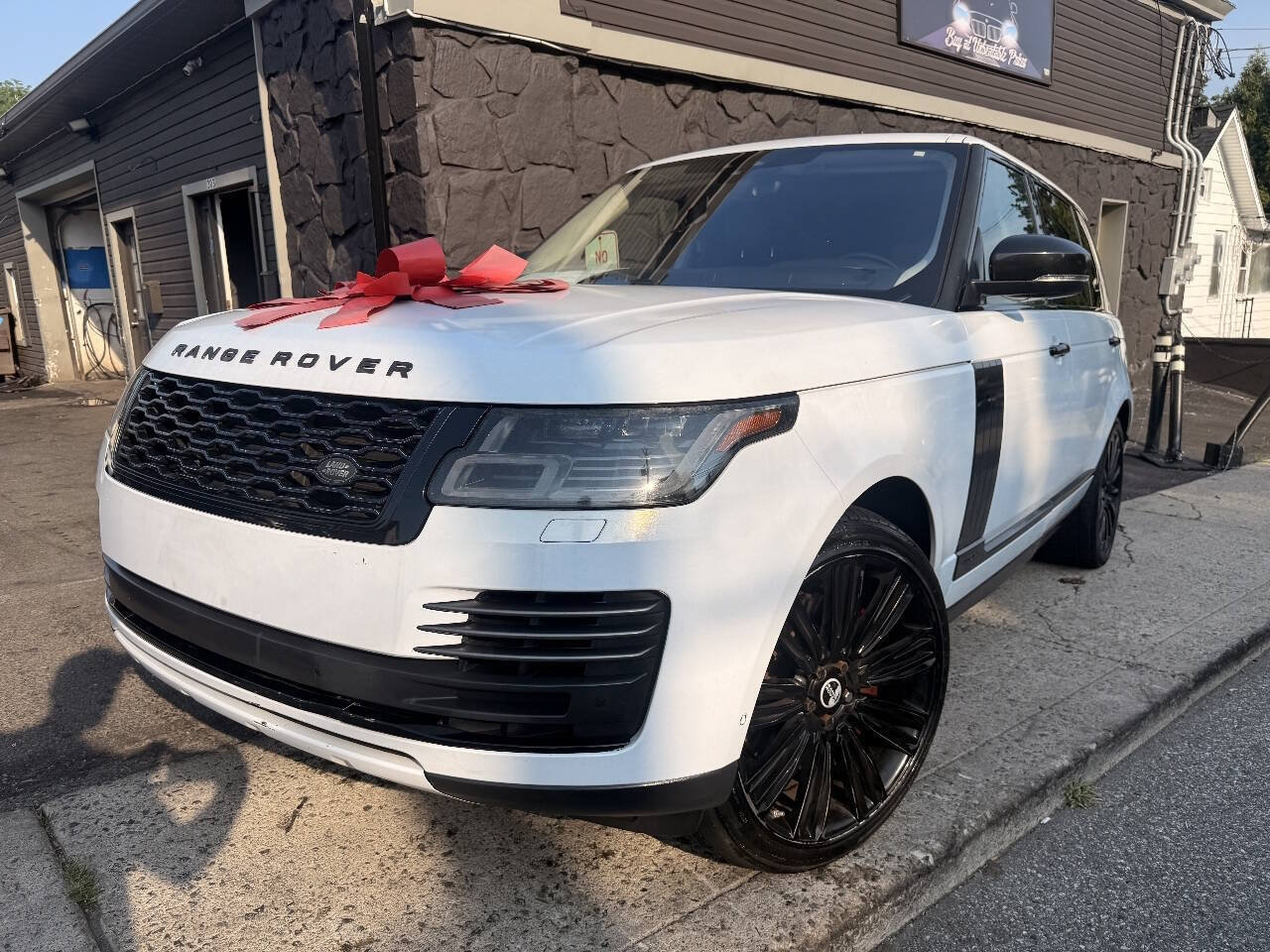Used 2018 Land Rover Range Rover Long Wheelbase Supercharged AWD/4WD image 2