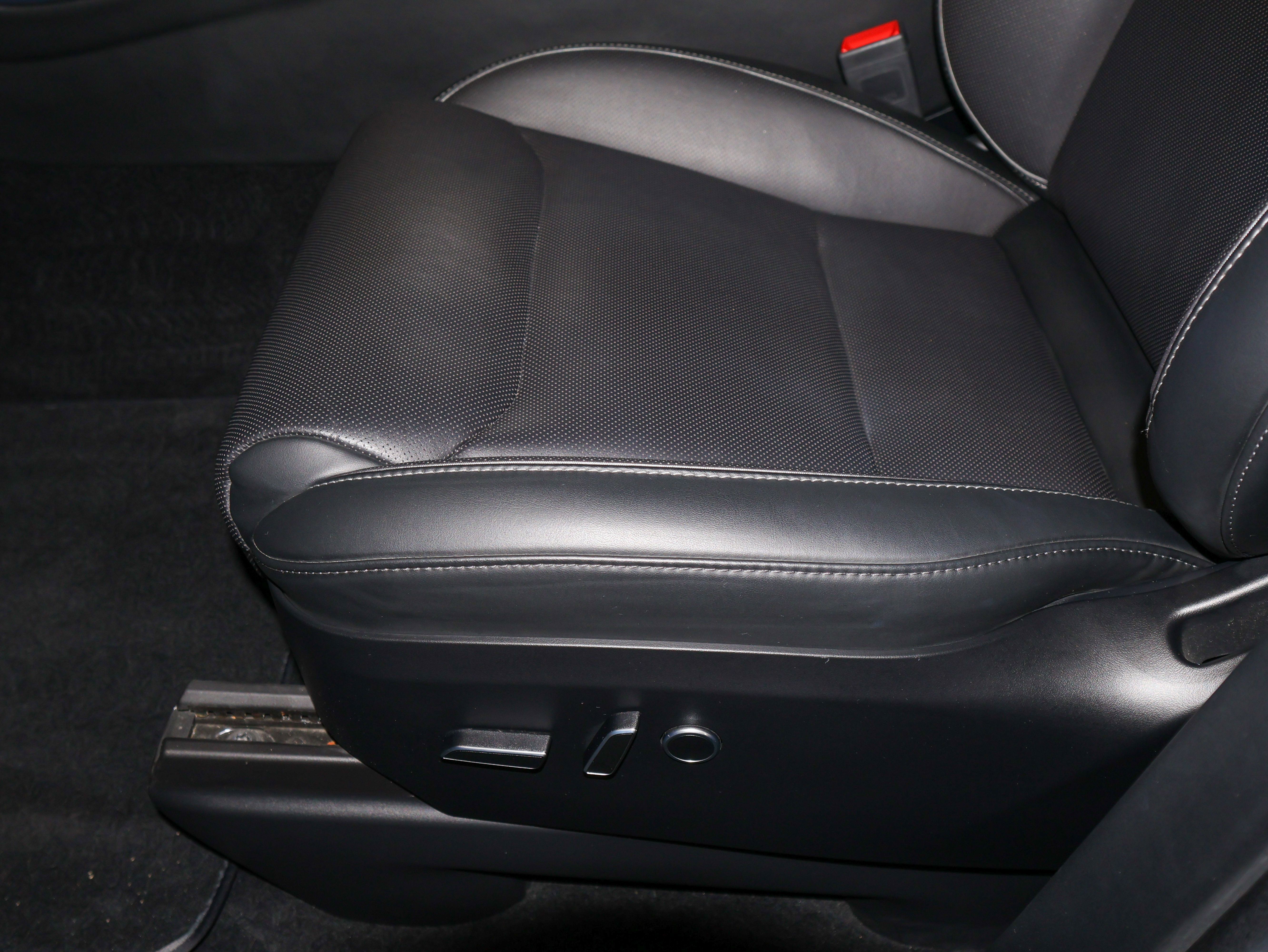 Used 2023 Tesla Model X Plaid image 21