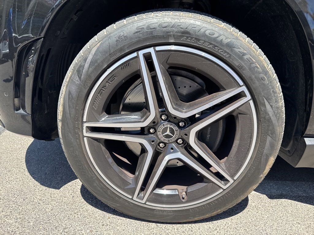 Used 2023 Mercedes-Benz GLS 580 4MATIC image 37