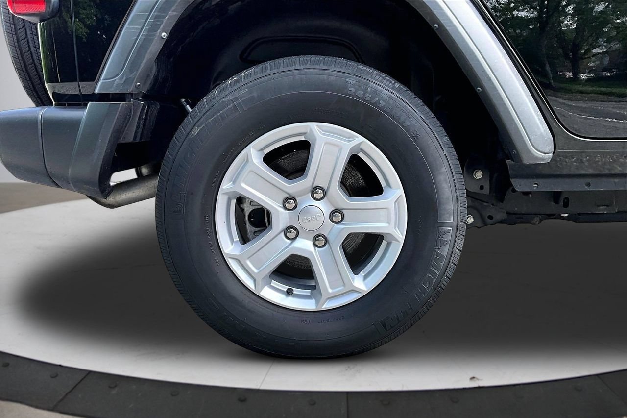 Used 2023 Jeep Wrangler Unlimited Sport AWD/4WD image 34