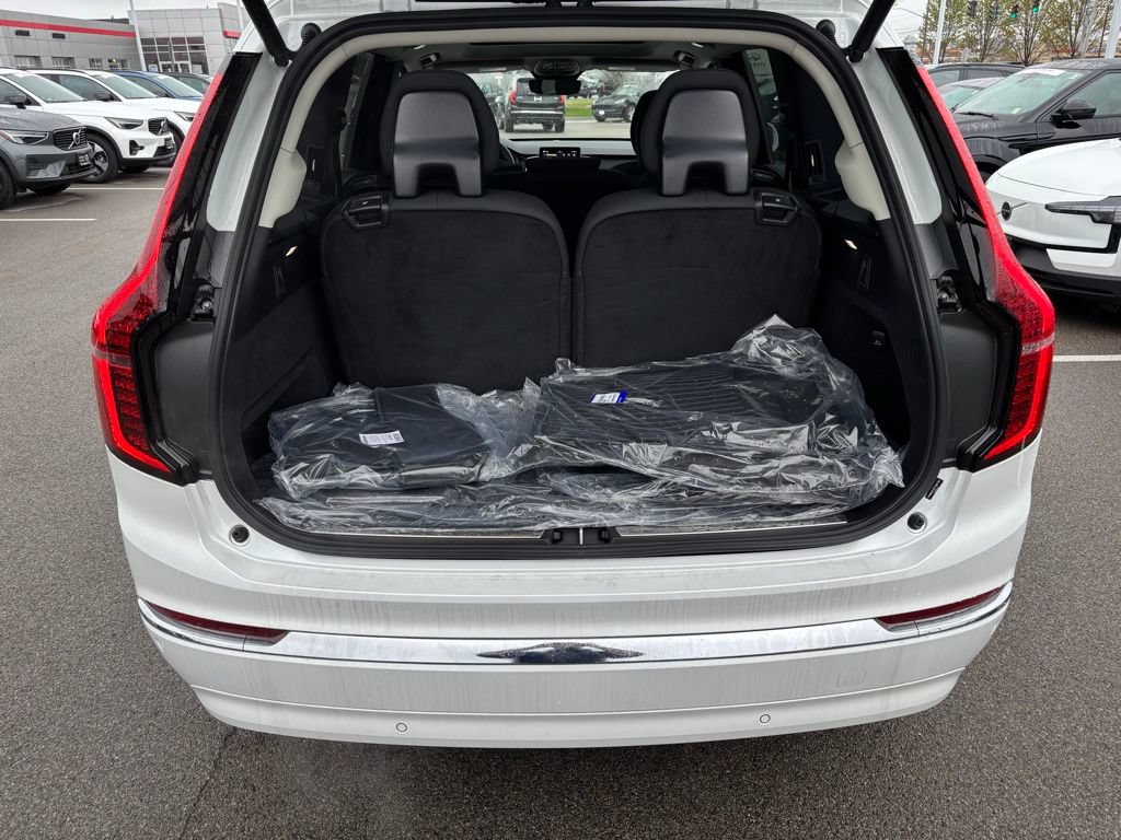 New 2026 Volvo XC90 B6 Core w/ Protection Package AWD/4WD image 17