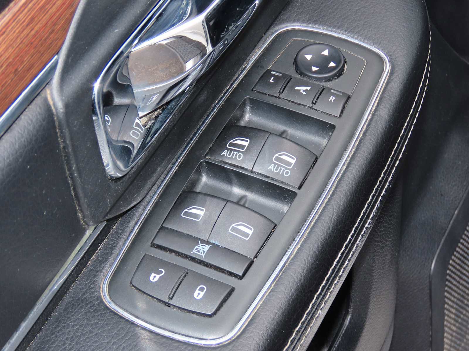 Used 2015 RAM 3500 Laramie w/ Convenience Group image 16