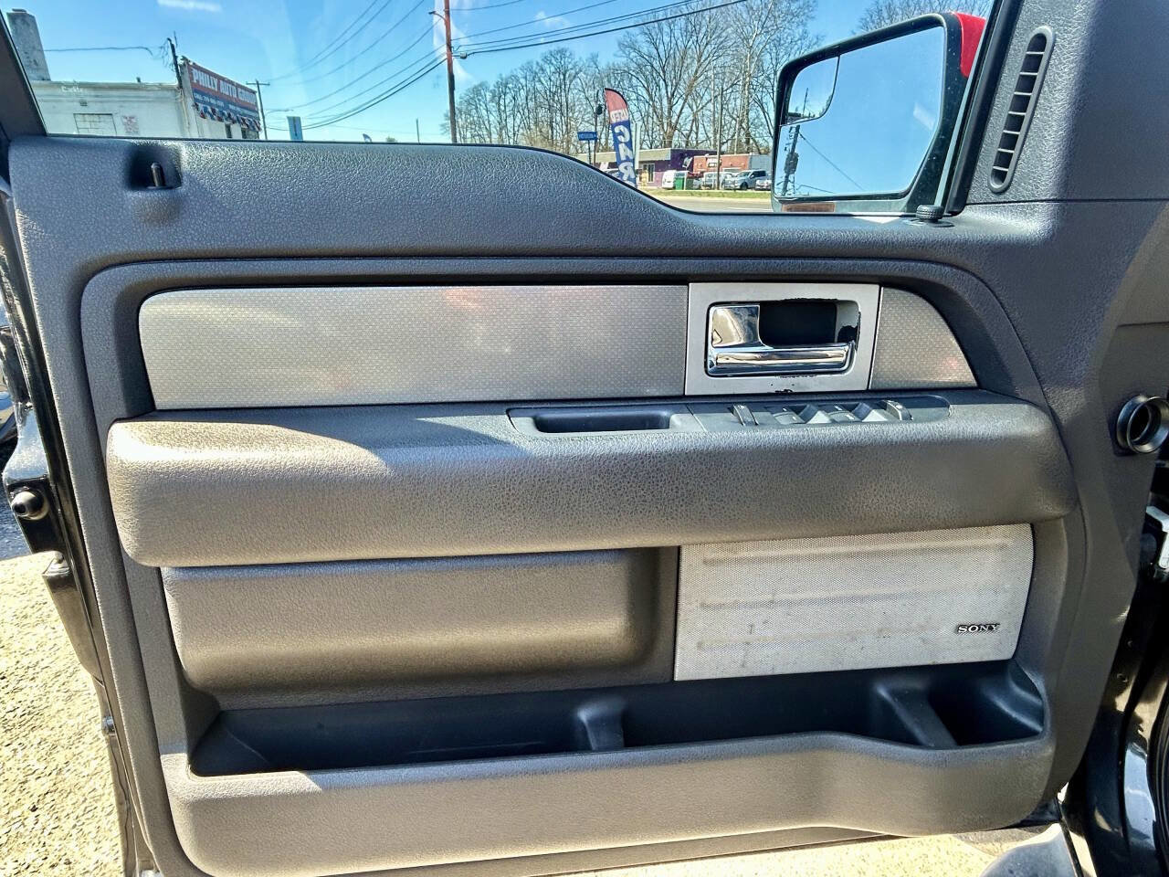 Used 2011 Ford F150 Raptor w/ Raptor Luxury Pkg image 11