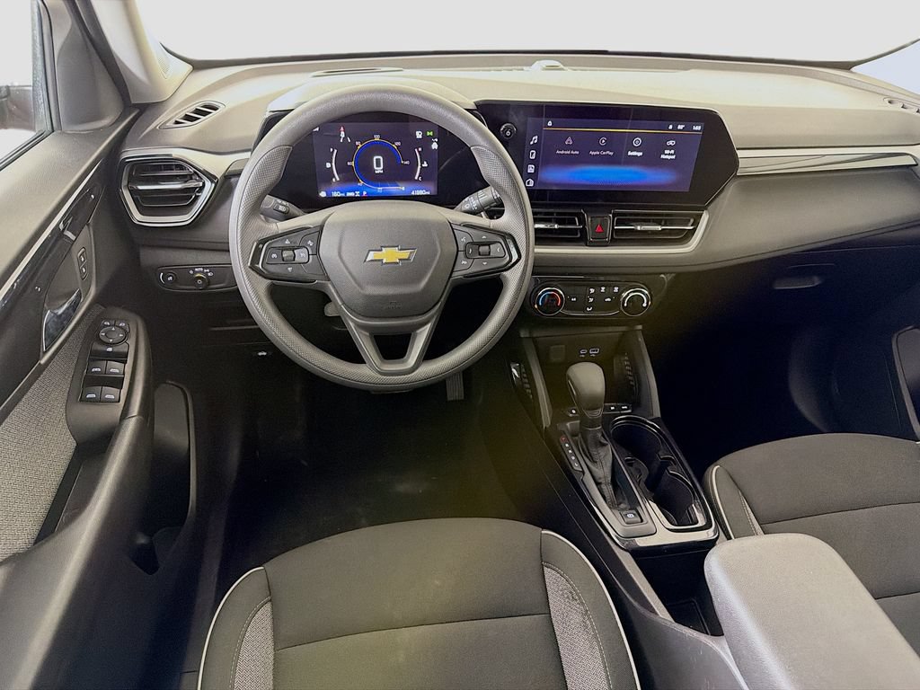 Used 2025 Chevrolet TrailBlazer LT AWD/4WD image 24