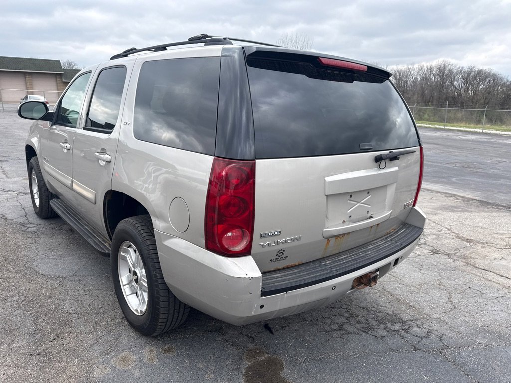 Used 2007 GMC Yukon SLT w/ SLT Preferred Equipment Group image 8