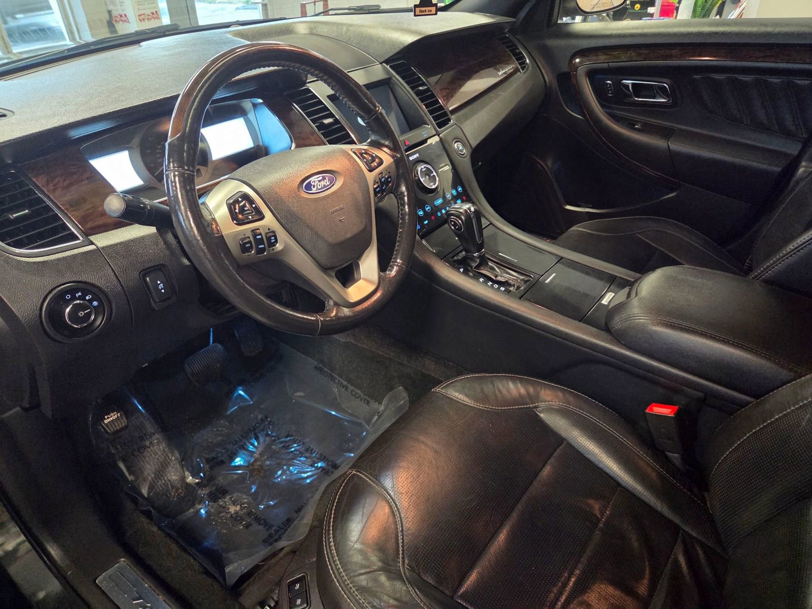 Used 2016 Ford Taurus Limited w/ Equipment Group 301A image 21