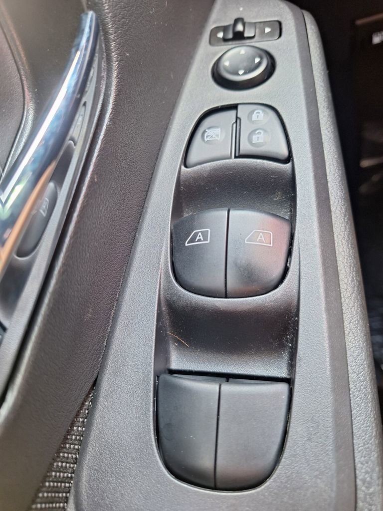 Certified 2023 Nissan Kicks SV image 19