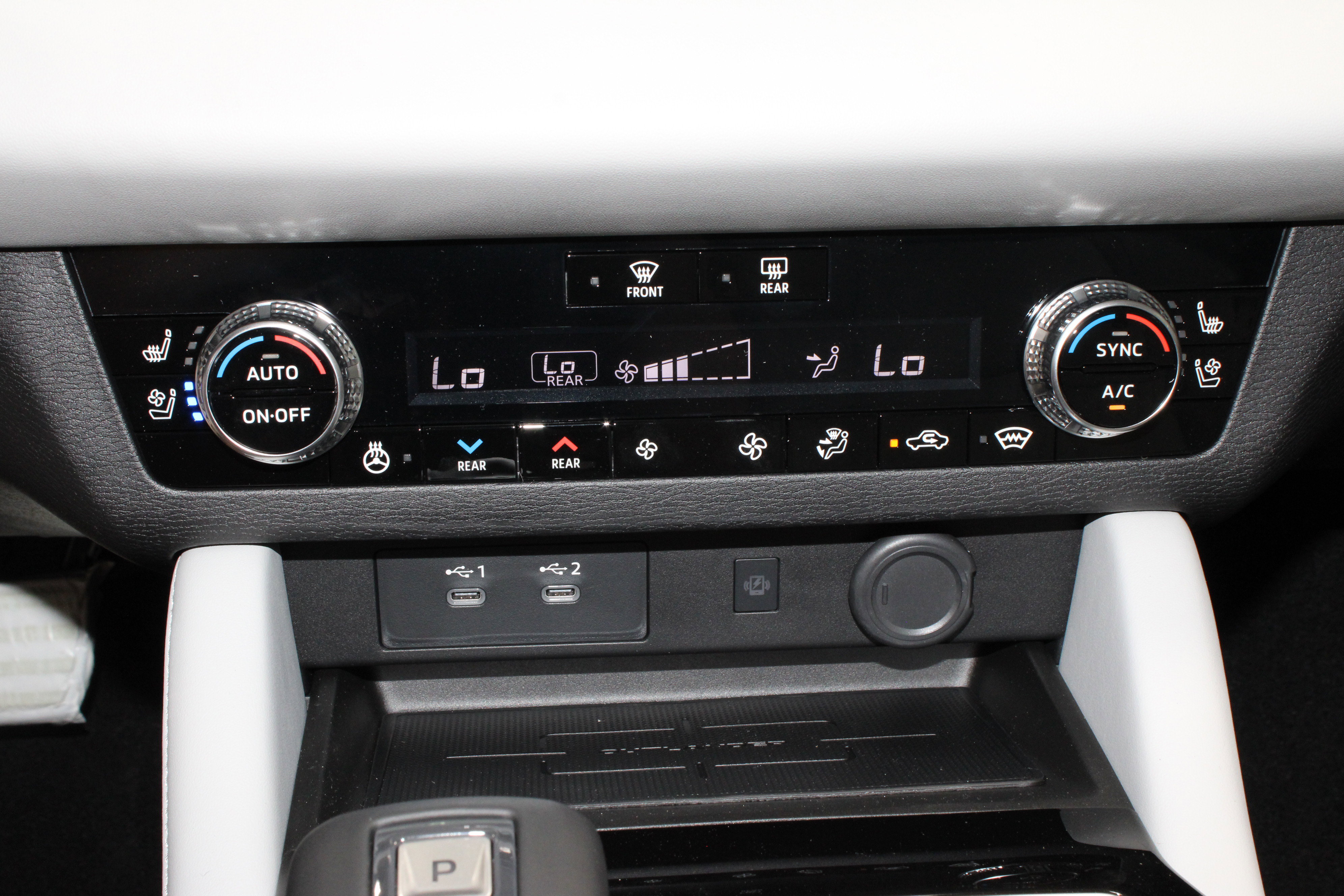 New 2025 Mitsubishi Outlander SEL image 28