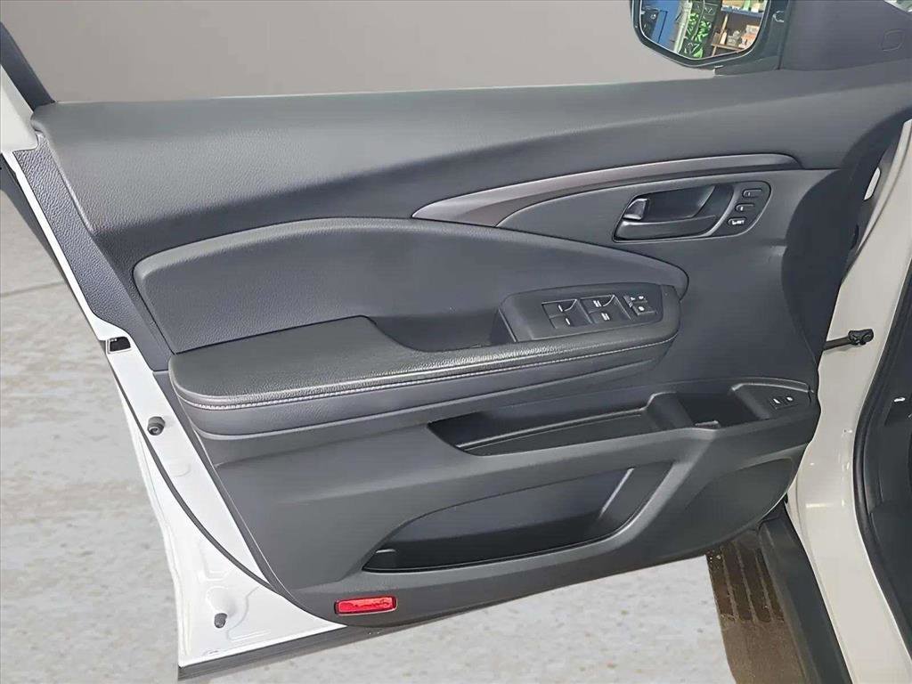 Used 2023 Honda Passport EX-L image 17