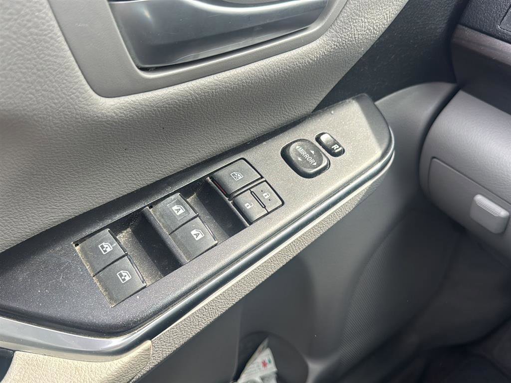 Used 2016 Toyota Camry LE FWD image 6