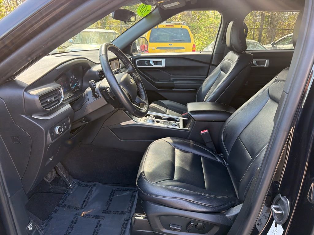 Used 2020 Ford Explorer XLT w/ Equipment Group 202A image 16