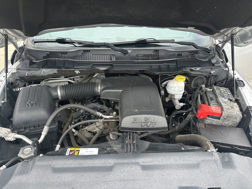 Used 2018 RAM 1500 Laramie w/ Convenience Group AWD/4WD image 32