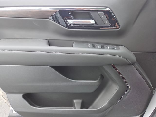 New 2026 Chevrolet Suburban LS w/ LS Custom Edition AWD/4WD image 31