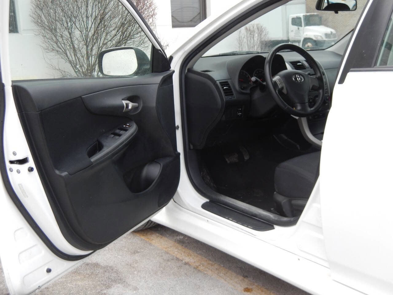 Used 2009 Toyota Corolla S FWD image 23