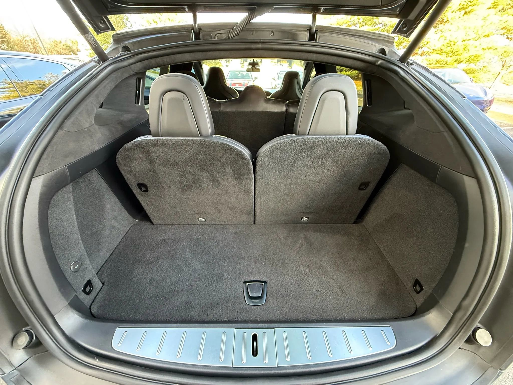 Used 2018 Tesla Model X 75D image 27