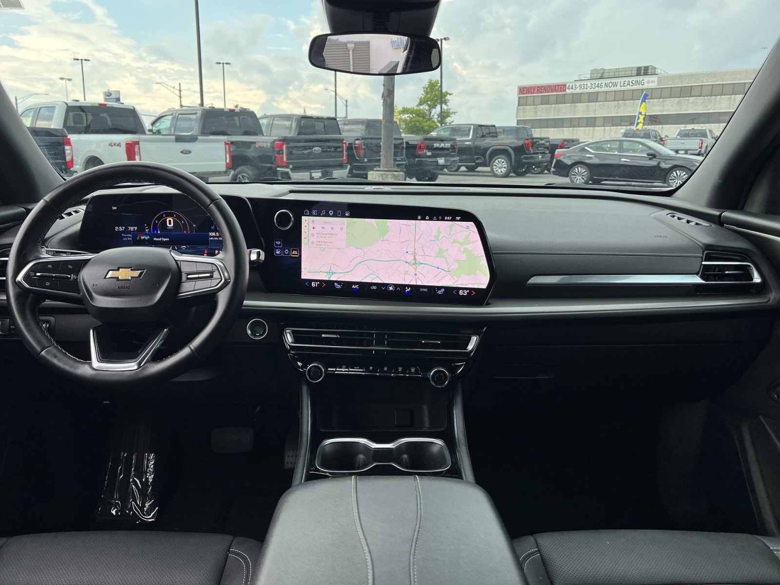 Used 2025 Chevrolet Traverse LT AWD/4WD image 23