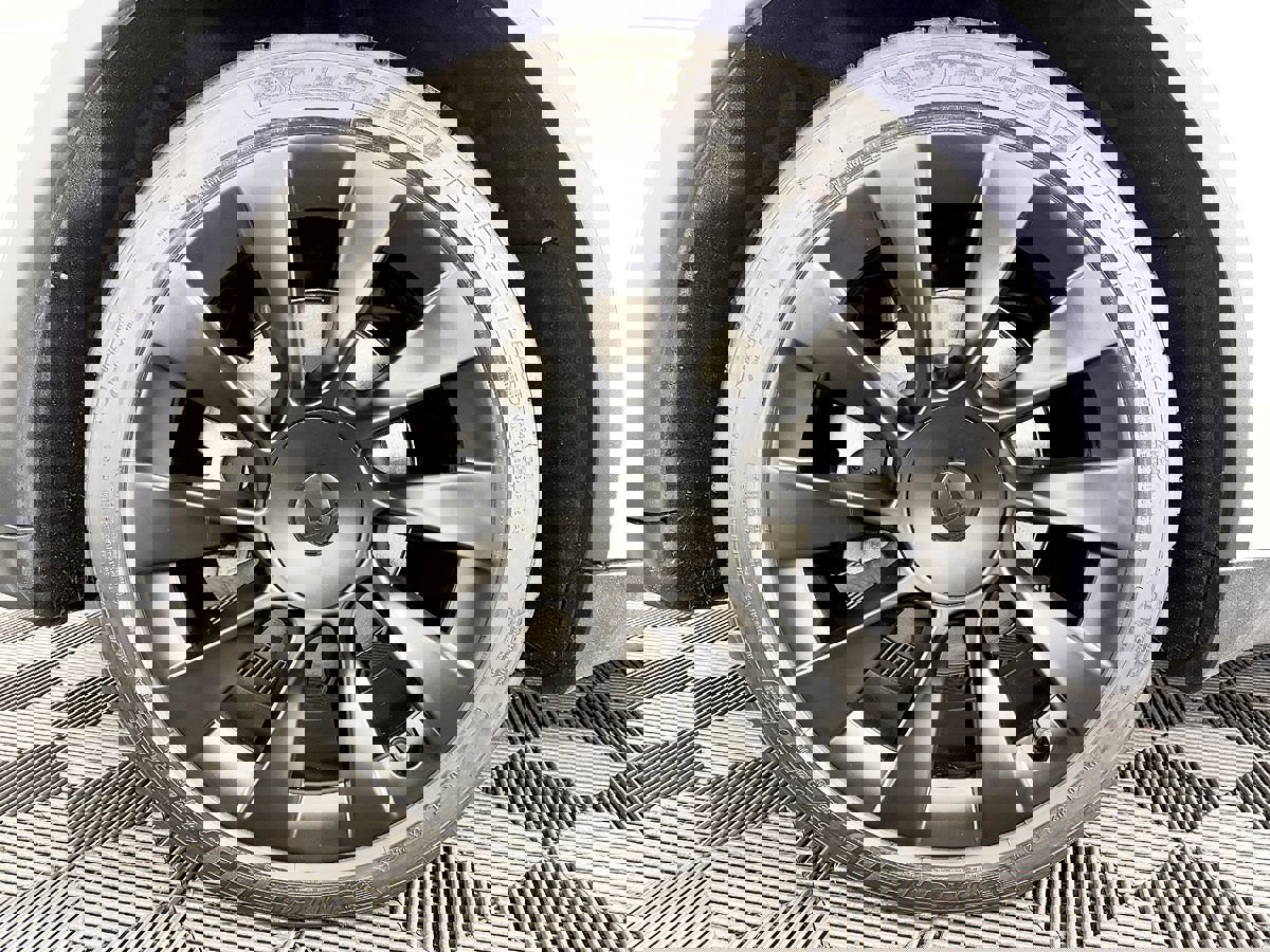 Used 2020 Tesla Model Y Long Range image 16