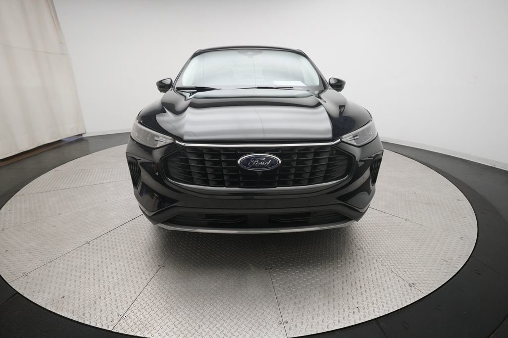 Used 2023 Ford Escape Active w/ Tech Pack #2 AWD/4WD image 11