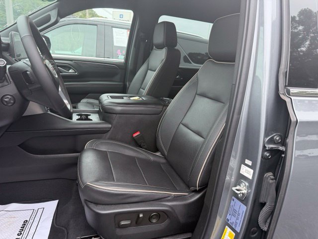 Certified 2022 GMC Yukon XL SLT w/ SLT Luxury Package AWD/4WD image 16