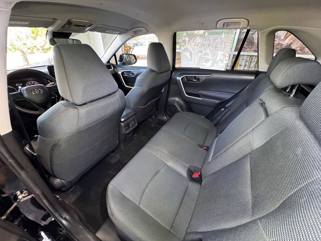 Certified 2022 Toyota RAV4 LE AWD/4WD image 40