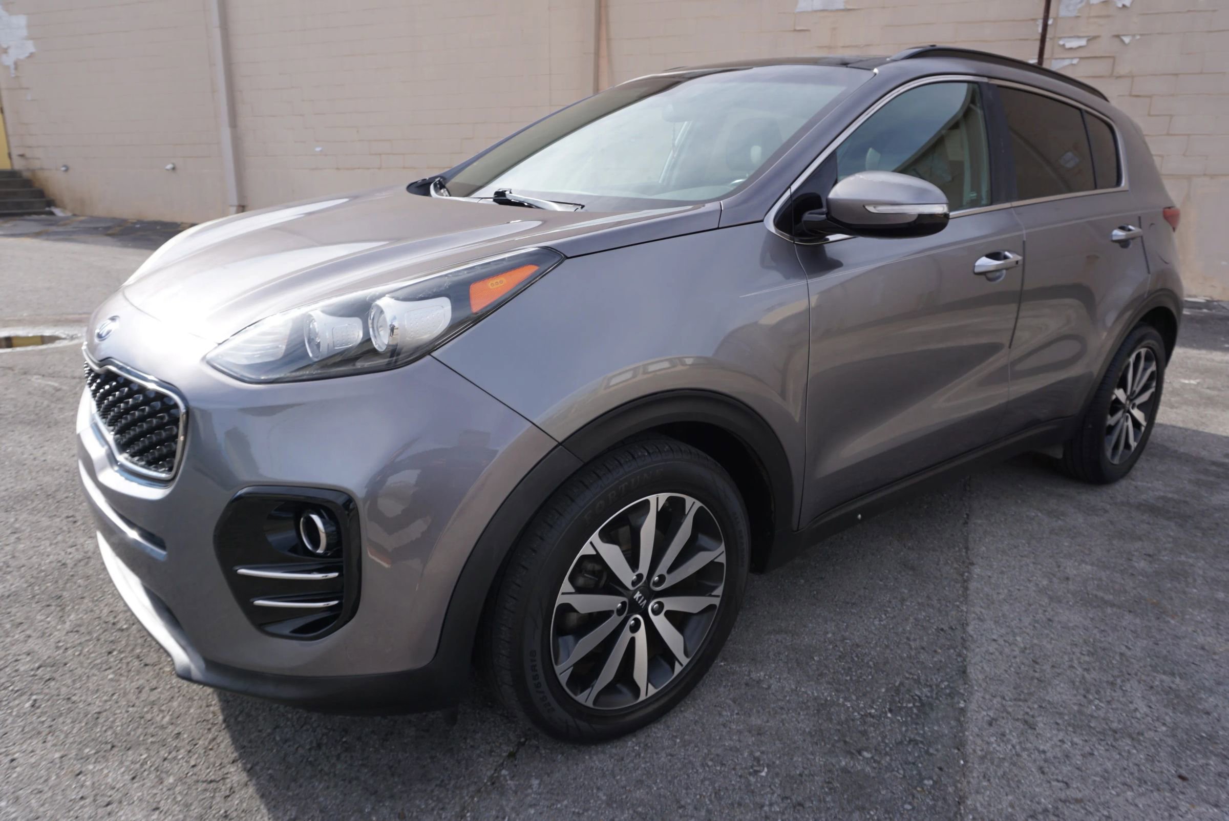 Used 2018 Kia Sportage EX w/ EX Premium Package FWD image 4