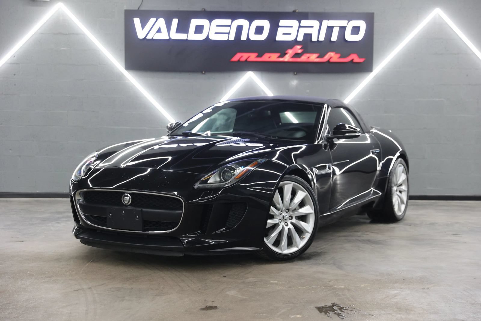 Used 2014 Jaguar F-TYPE Convertible RWD image 4
